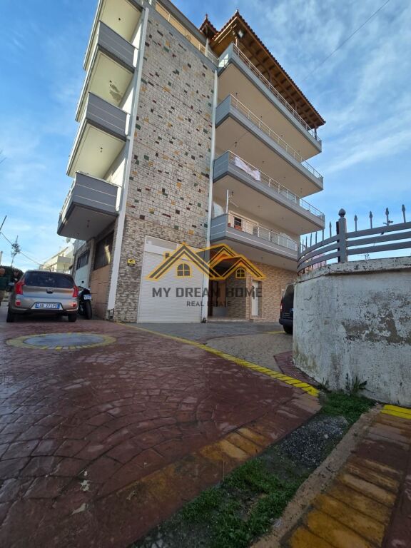 VENDESI PALAZZO DI 5 PIANI A DURRËS!