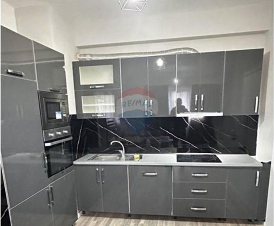 1+1 ME QIRA TE URBAN GATE, ASTIR