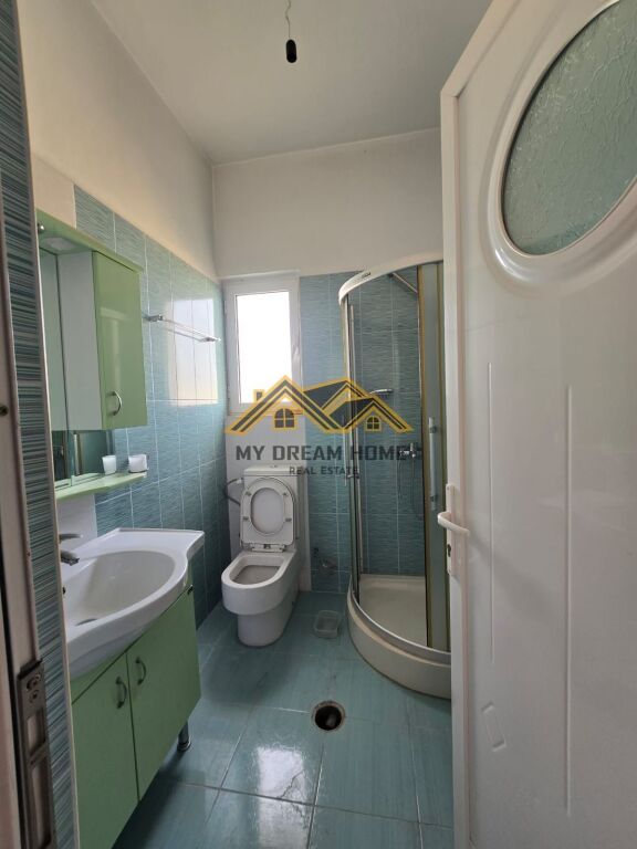 VENDESI PALAZZO DI 5 PIANI A DURRËS!