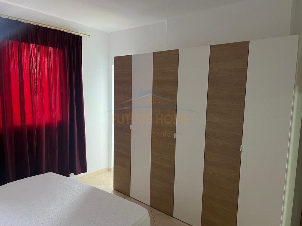 Qera Apartament 2+1 prane Greis Bar, Unaza e Re.