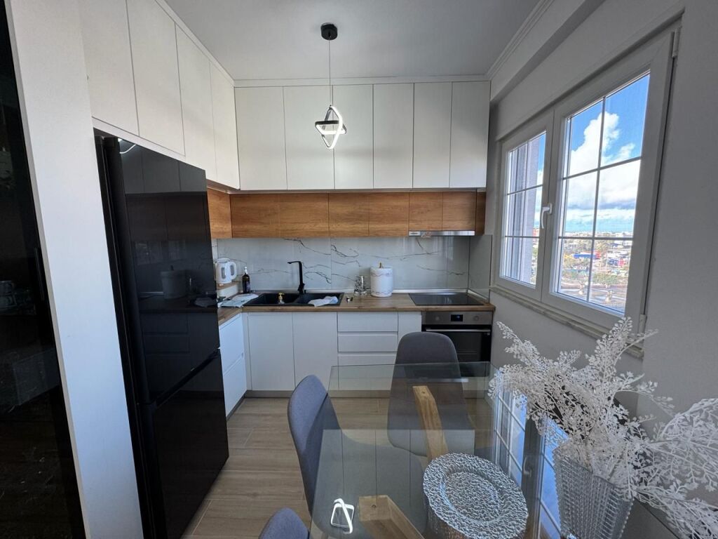 Jepet apartament me qera 2+1+2