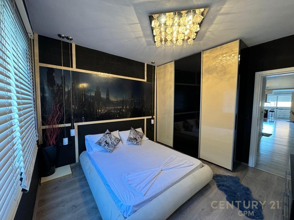 2+1 apartment for rent at Komuna e Parisit