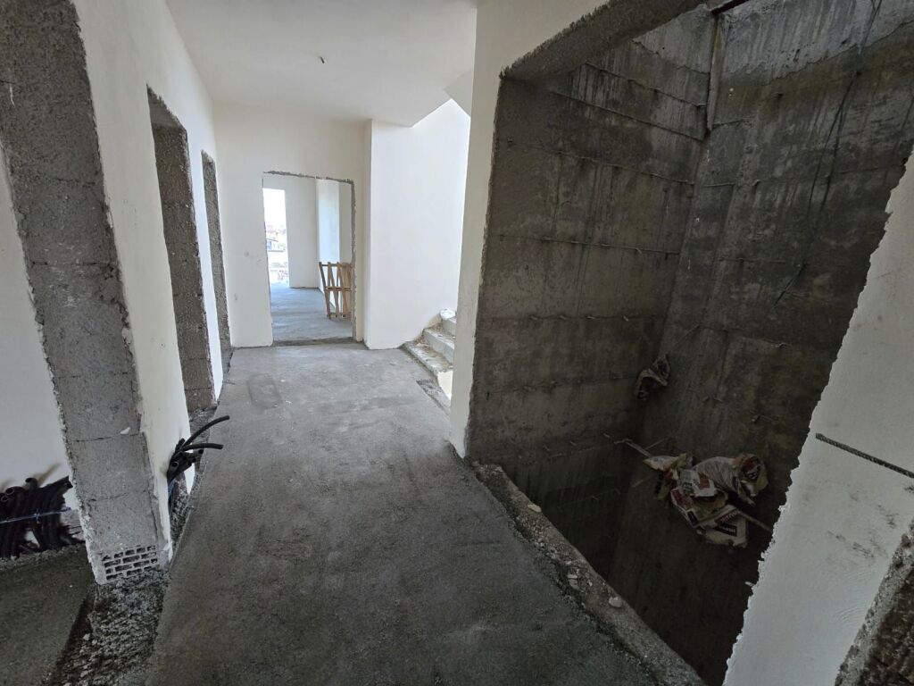 🏢 APARTAMENT 2+1 PËR SHITJE – PLAZH, DURRËS (RROTA E KUQE)