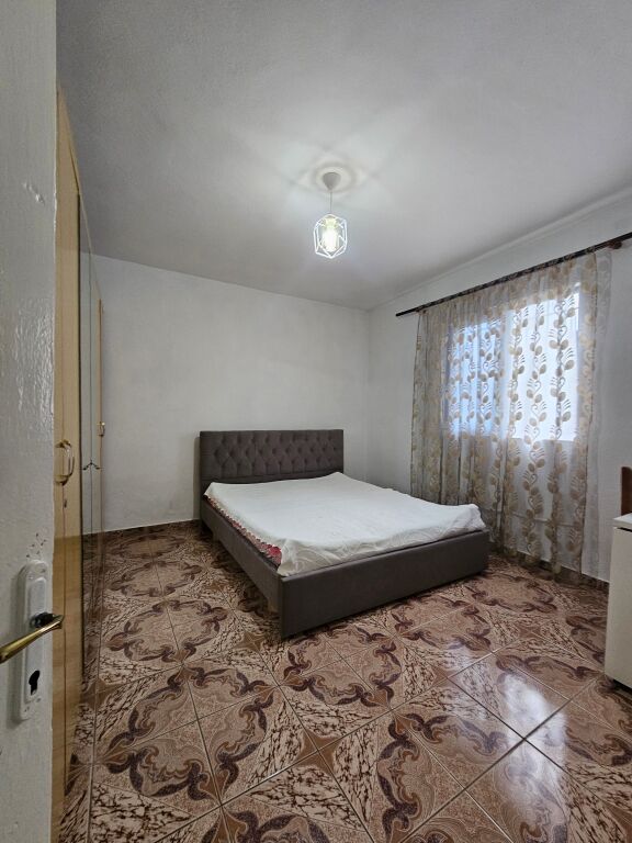 🏠 Casa privata: 1+1+cucina separata (400 euro/ mese)* 📍 *Jordan Misja - tra Don Boskos &amp; Blv te Ri* - completamente arredata  -Sup Totale: 70 m2