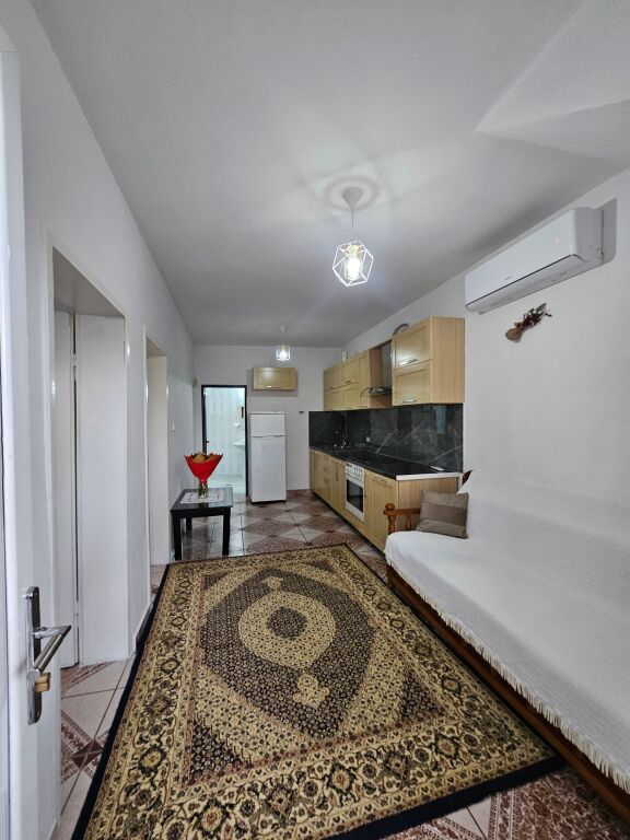 🏠 Casa privata: 1+1+cucina separata (400 euro/ mese)* 📍 *Jordan Misja - tra Don Boskos &amp; Blv te Ri* - completamente arredata  -Sup Totale: 70 m2