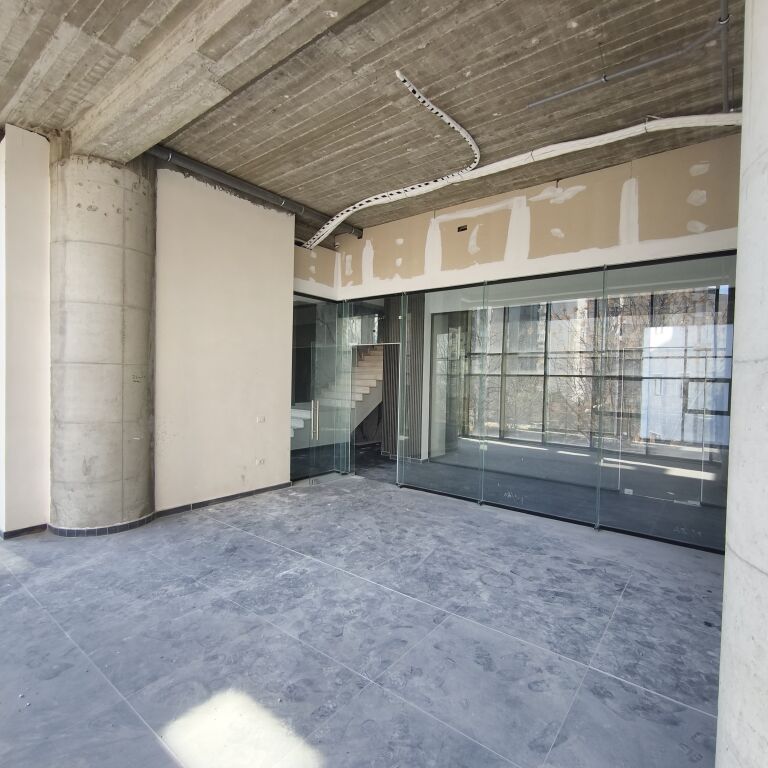 LOCALE COMMERCIALE IN AFFITTO