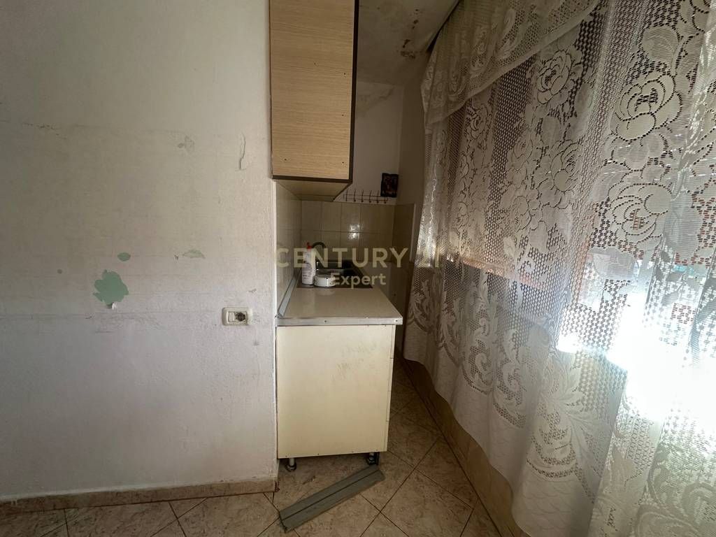 1+1 for sale in Kombinat