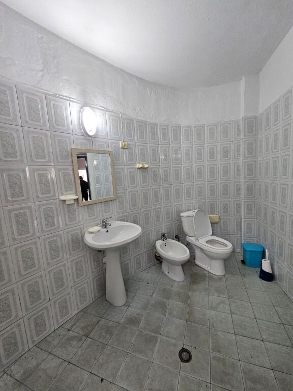🏠 Casa privata: 1+1+cucina separata (400 euro/ mese)* 📍 *Jordan Misja - tra Don Boskos &amp; Blv te Ri* - completamente arredata  -Sup Totale: 70 m2