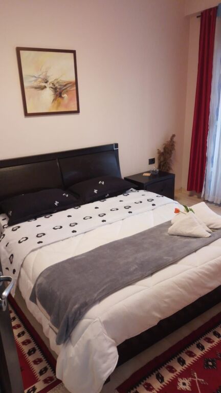 Jepet me qera apartament 1+1 Komuna Parisit 450 Euro