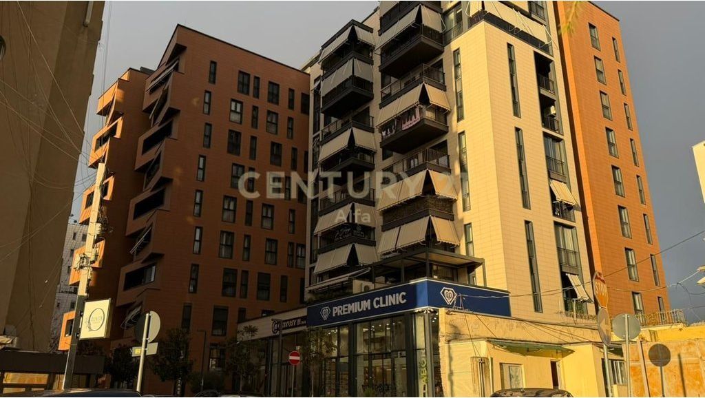 Apartament 3+1+2 per shitje tek Rruga e Kosovarve