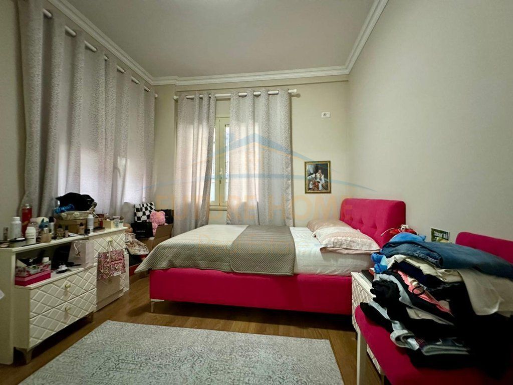 Shitet, Apartament 3+1+2, Liqeni i Thatë, Tiranë.