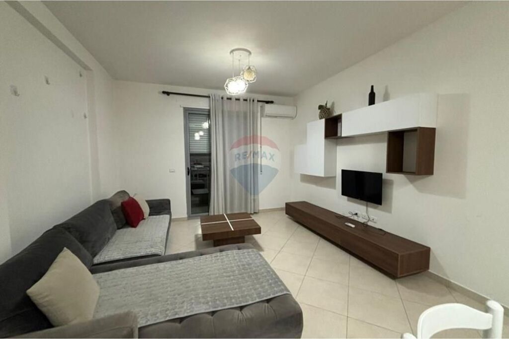 🏡 APARTMENT 2+1+2 FOR RENT – INDEPENDENCE SQUARE, VLORA