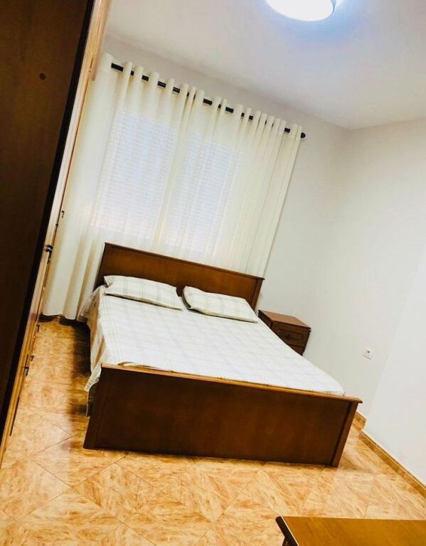 Apartament 2+1 me Qira – Qendër Tiranë (përballë The Plaza Hotel) ✨