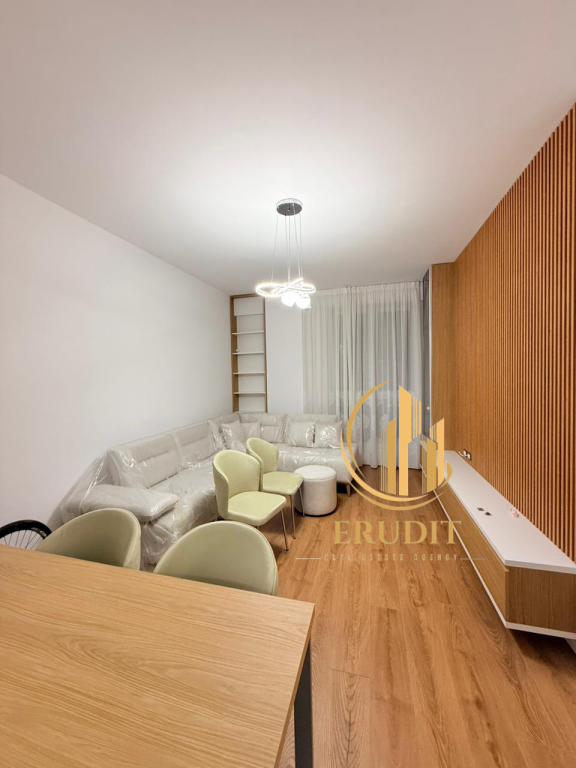 Apartment for rent in the Komuna e Parisit area.