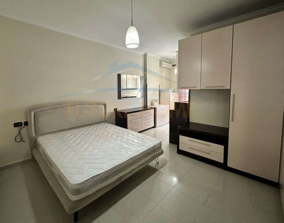Qera, Apartament 2+1, Unaza e Re !!