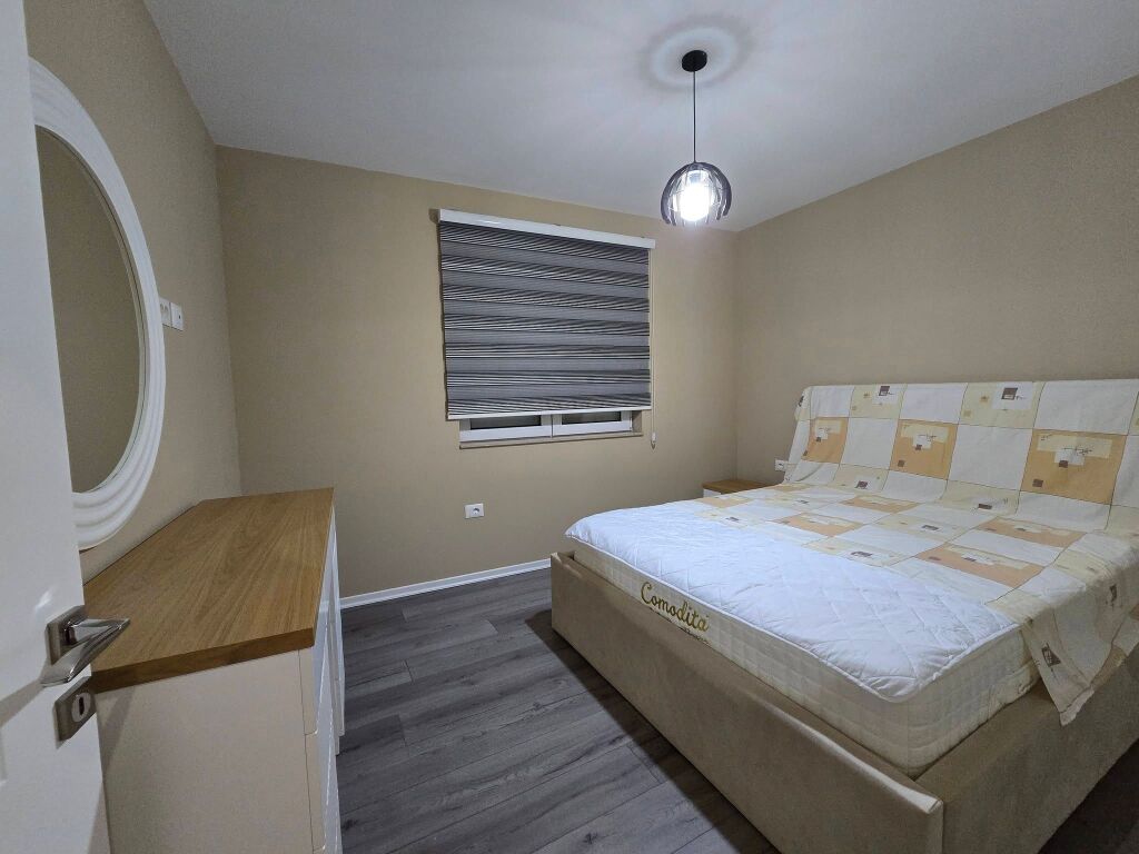 Jepet me Qera Apartament i Ri Vile   Kati i pare