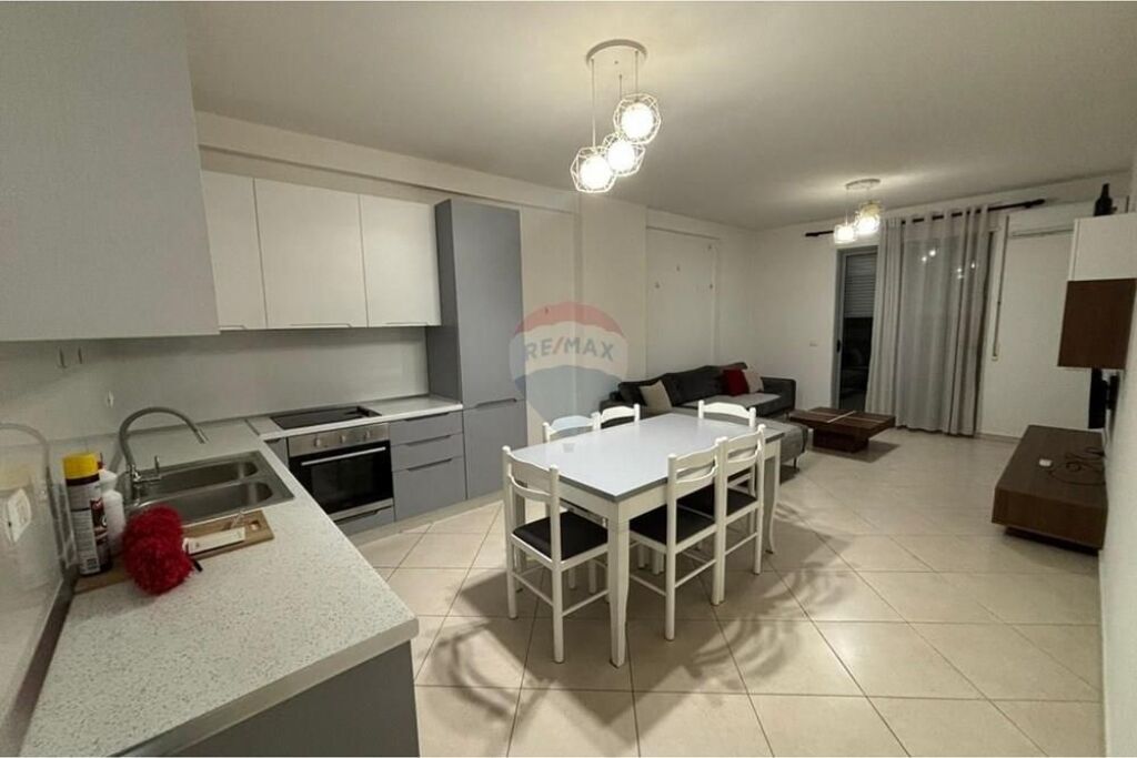 🏡 APARTMENT 2+1+2 FOR RENT – INDEPENDENCE SQUARE, VLORA