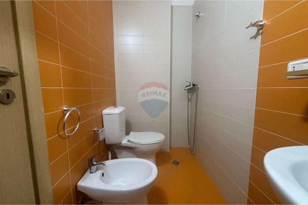 🏡 APARTMENT 2+1+2 FOR RENT – INDEPENDENCE SQUARE, VLORA