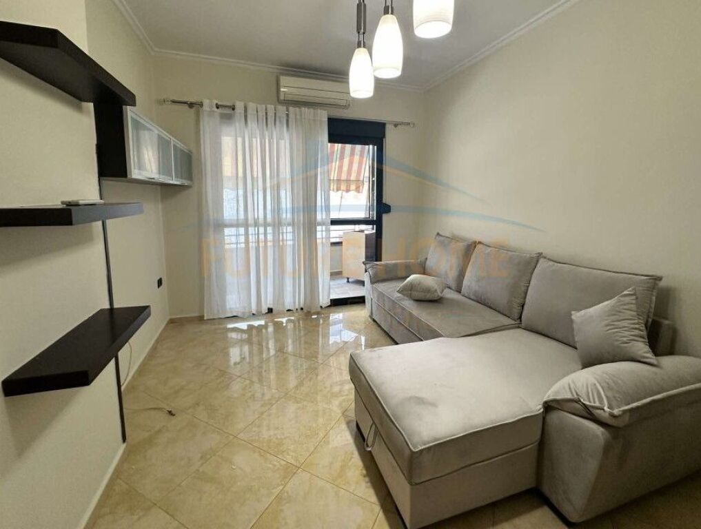 Qera, Apartament 2+1, Unaza e Re !!