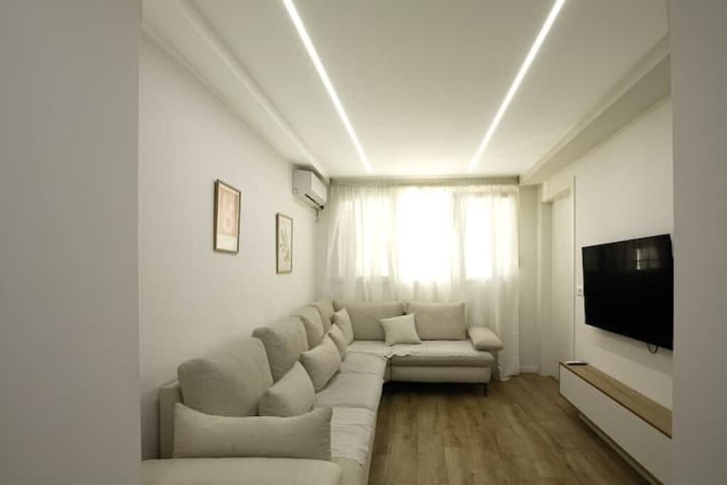 APARTAMENT ME QERA 1+1 21 DHJETORI 65.000 LEKE