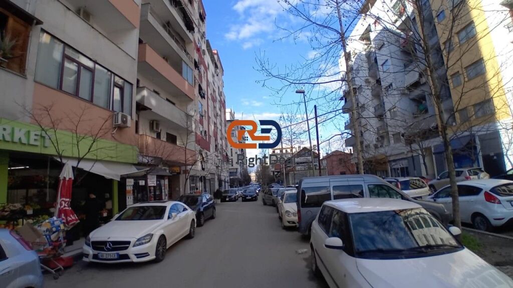 Ad Astir, Posto Auto in Vendita, Prezzo d'Occasione