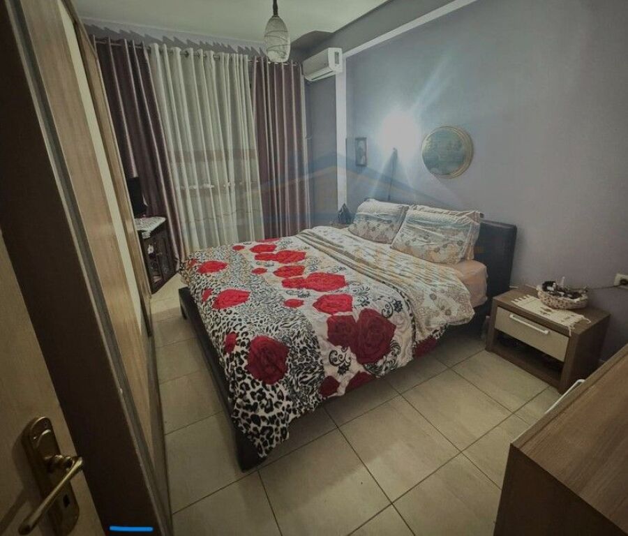Shitet, Apartament 2+1, Unaza e Re