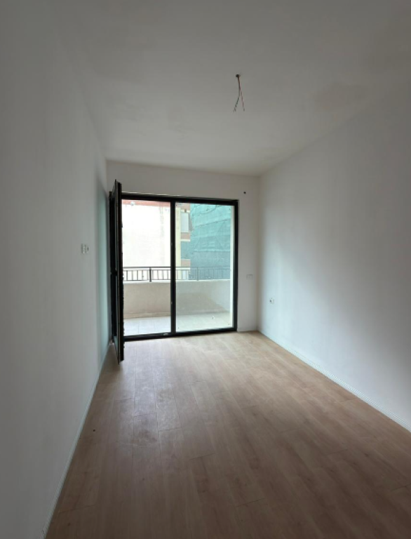 🏡 Apartament 1+1 për Shitje – Liqeni i Thatë, pranë Radisson