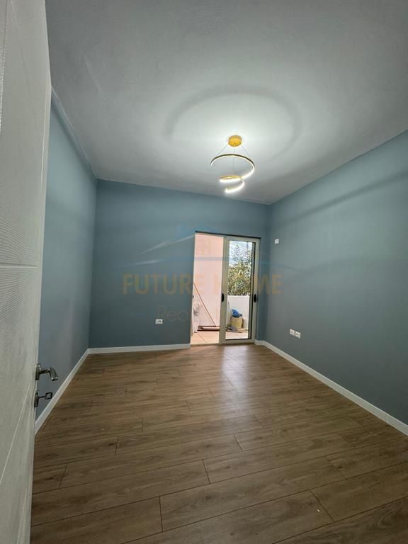 Shitet, Apartament 2+1,Fresk, Tirane