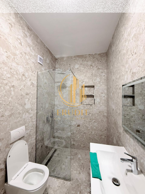 Apartment for rent in the Komuna e Parisit area.