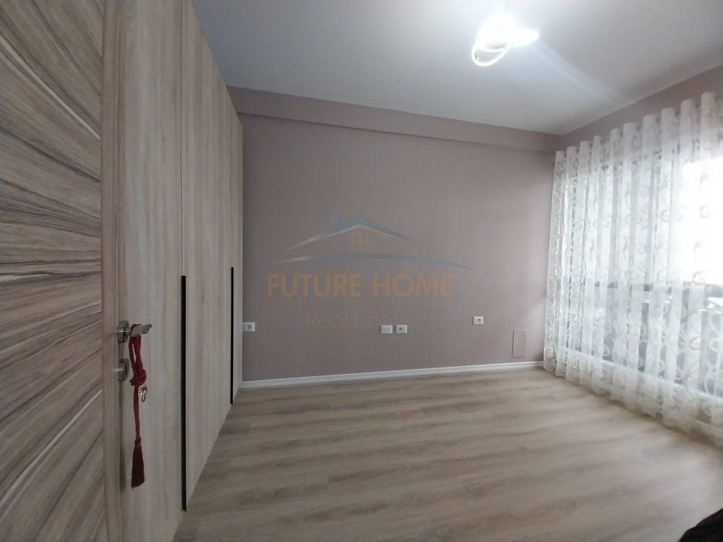 Rent, Apartment 2+1+2+Parking Space, 5-Maji Street, Tirana.