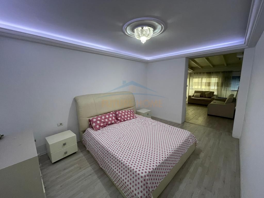 VENDO, APPARTAMENTO 2+1+2+VERANDA, PALAZZO FRECCIA