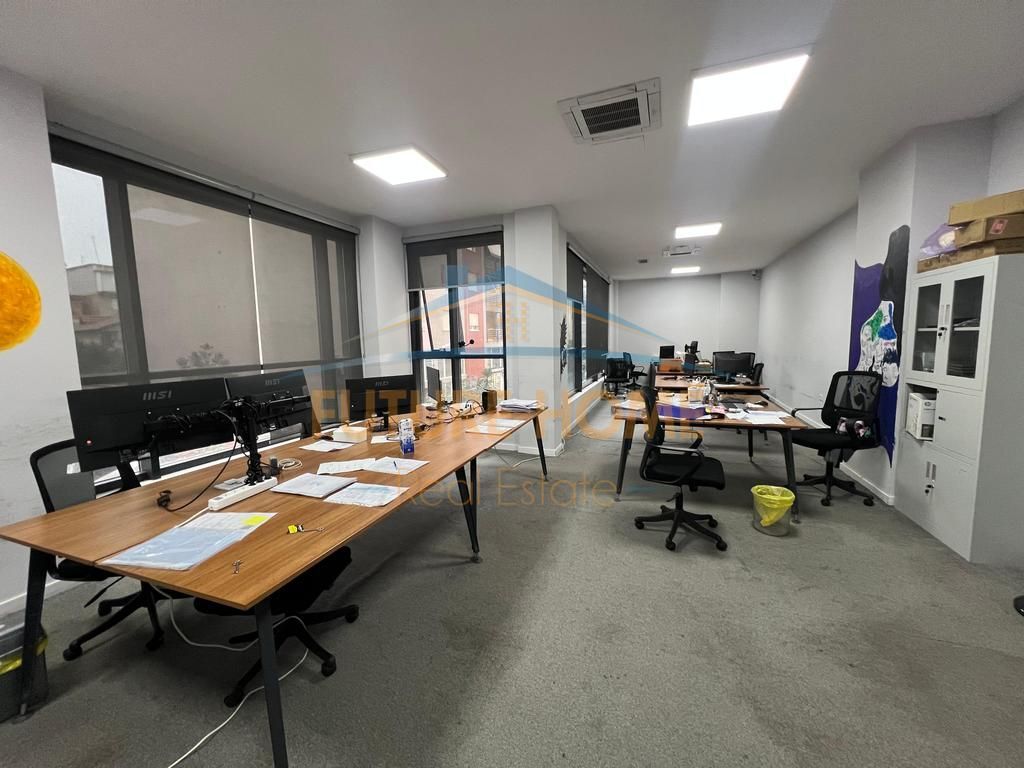 Rent, Space+2 Parking Spaces, Hoxha Tahsim Street