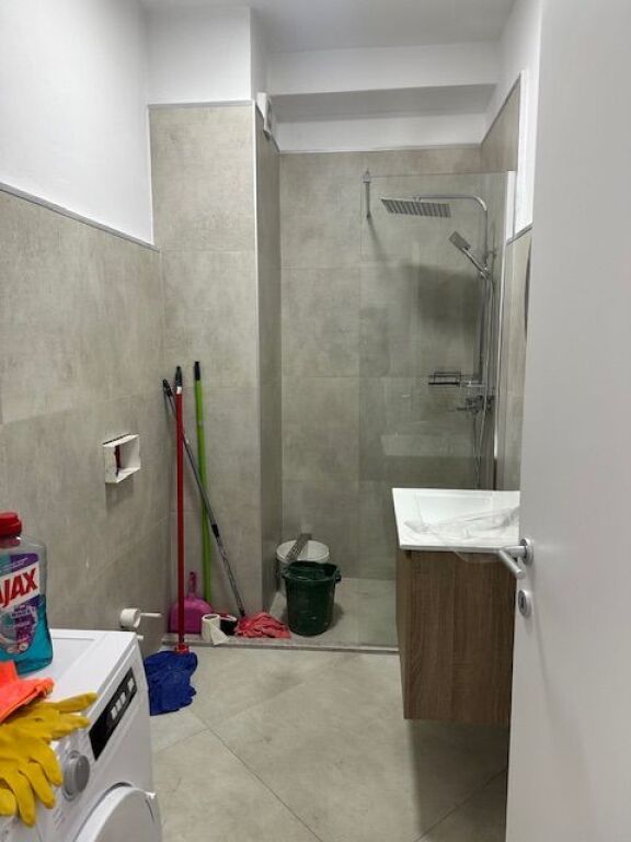 Apartament 2+2+parkim+3 ballkone në Don Bosko 670€