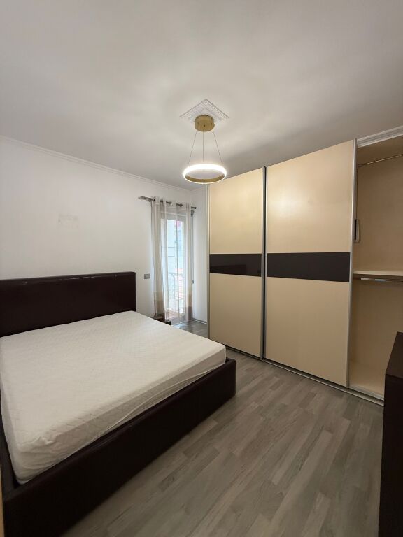 Jepet me qira apartament 2+1+2 tower bridge