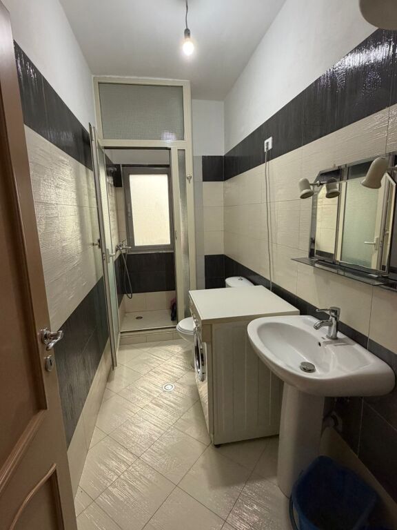 Qera: Apartament 1+1  Kati 6  📍Pallati me Shigjeta Cmimi:450 €