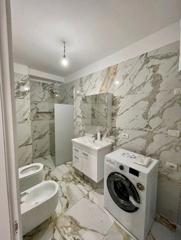 📣 AFFITTO Appartamento 1+1 📍 Misto Mame, Vicino ai Palazzi Cabej ✨