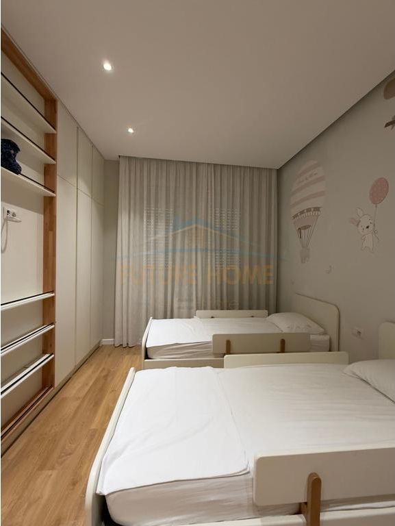 2+1+2 apartment for sale in Tirana center