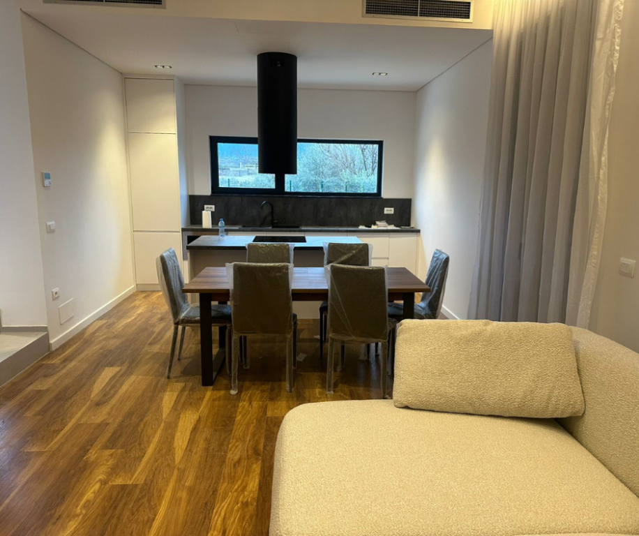 Villa 3+1 con piscina