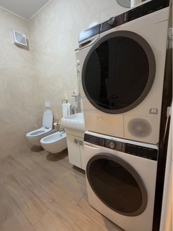 2+1+2 apartment for sale in Tirana center