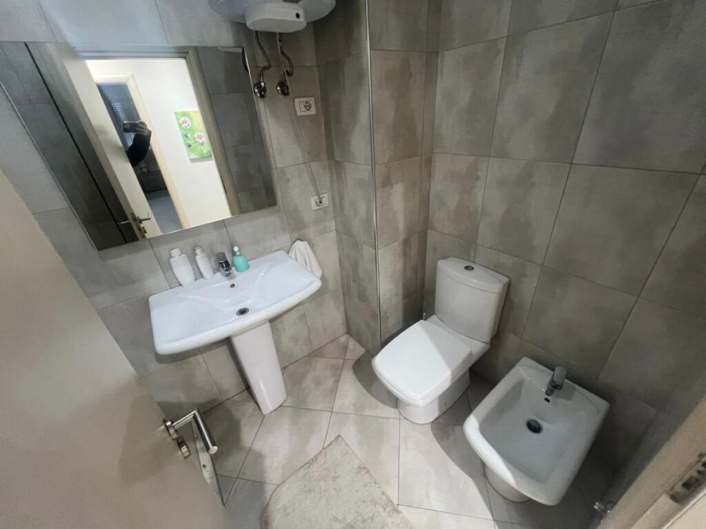 Apartament 2+1 per qira prane Delijorgjit