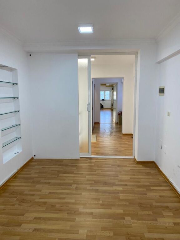 Business Premises, Center!