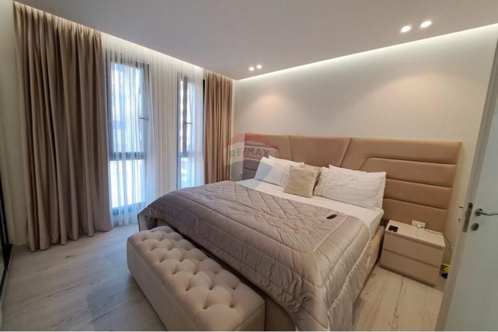 Apartament Luksoz për Shitje – Lungomare, Vlorë