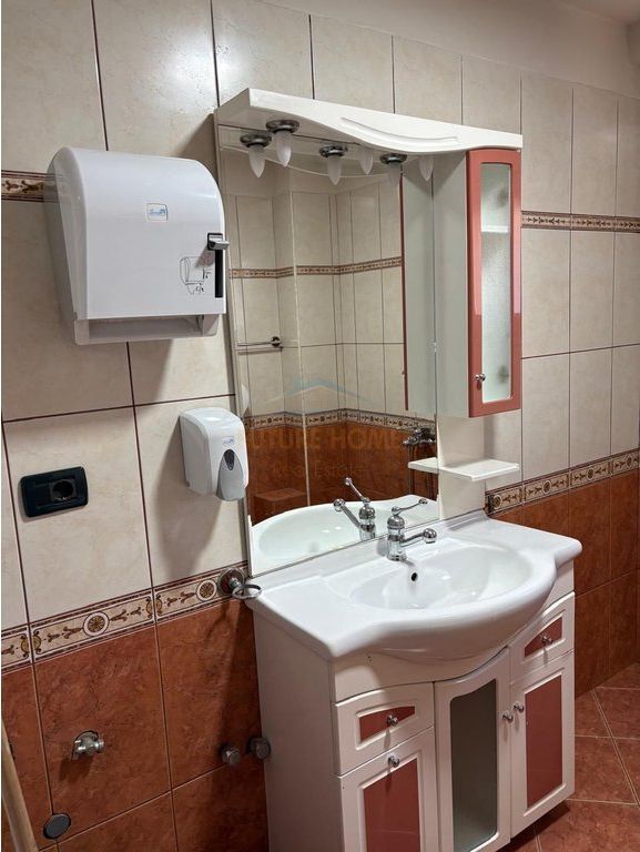 Qira, Zyrë, Blloku