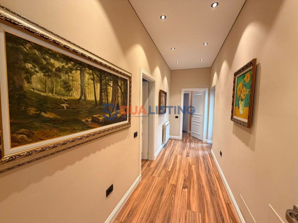 VILLA UNICA IN VENDITA A PETRELE !