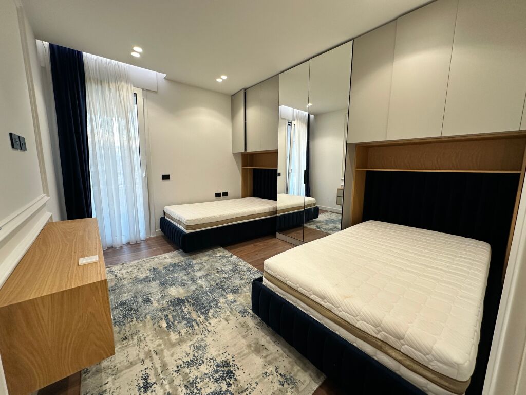 Appartamento con vista mare completa in affitto a lungo termine a Vlora