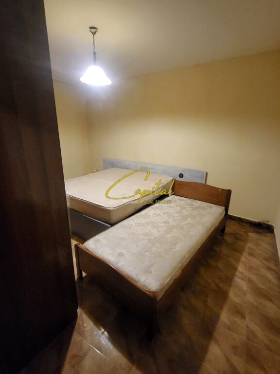 APARTAMENT ME QIRA 2+1 ISH TREGU ELEKTRIK 45.000 LEKE