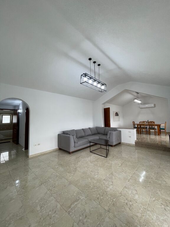Penthouse for rent with a view of the Tirana lake at the dry lake