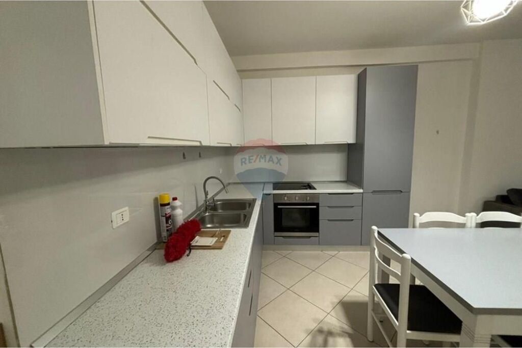 🏡 APARTMENT 2+1+2 FOR RENT – INDEPENDENCE SQUARE, VLORA
