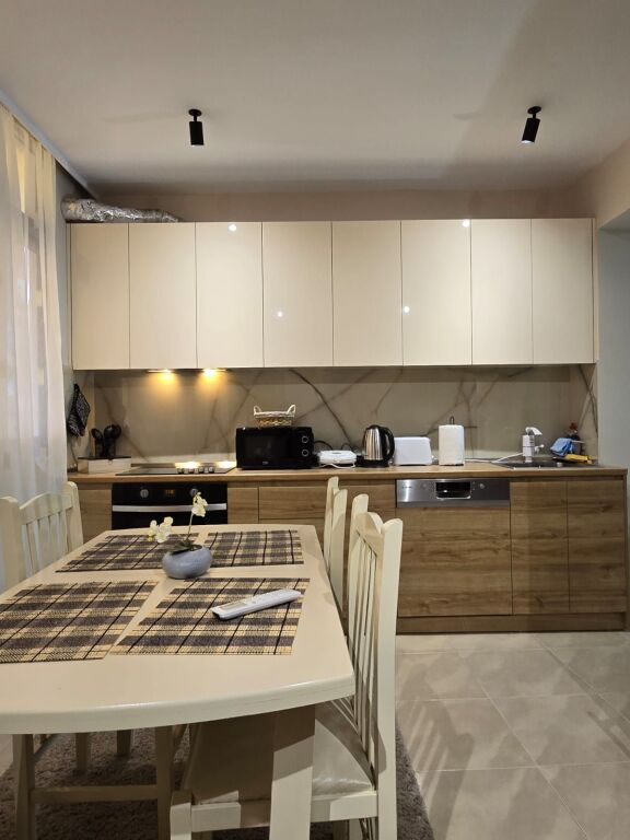 🏡 Appartamento 1+1 in affitto📍 Centro, Tirana💰 67.000 lek/mese