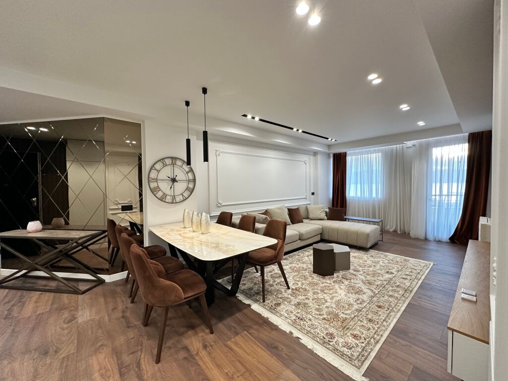 Appartamento con vista mare completa in affitto a lungo termine a Vlora